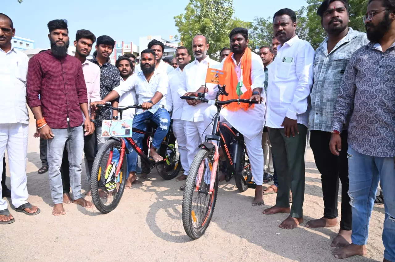 Karimnagar Youths Begin 1,200km Cycle for Ram Lalla Darshan on Jan 22