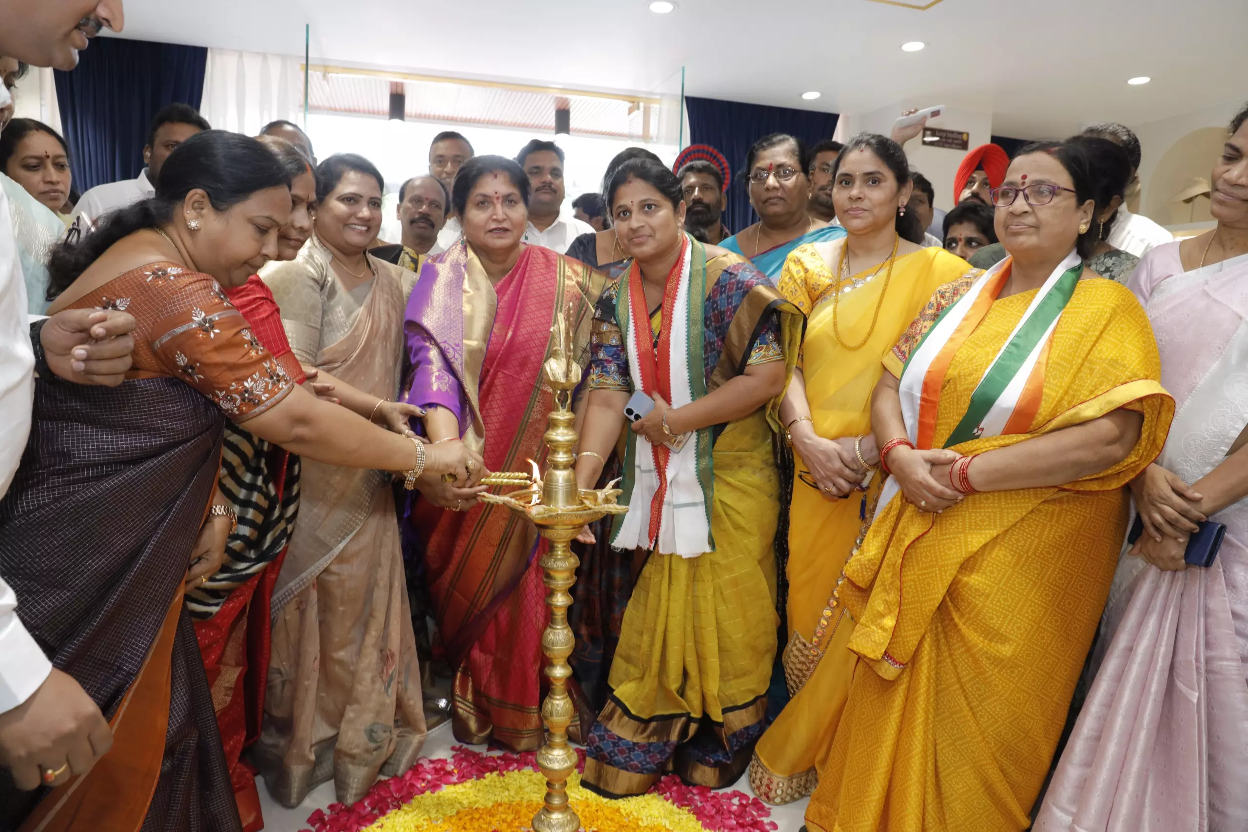 PMJ Jewels Inaugurates Khammam Store with Special Opening Offer