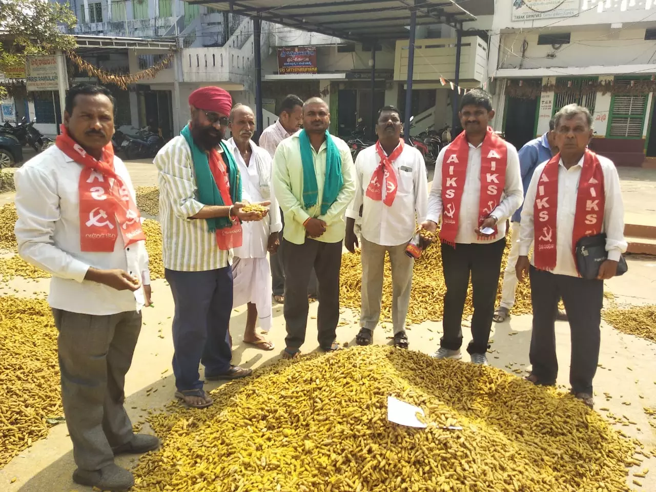 Rythu Sangham Seeks MSP for Turmeric