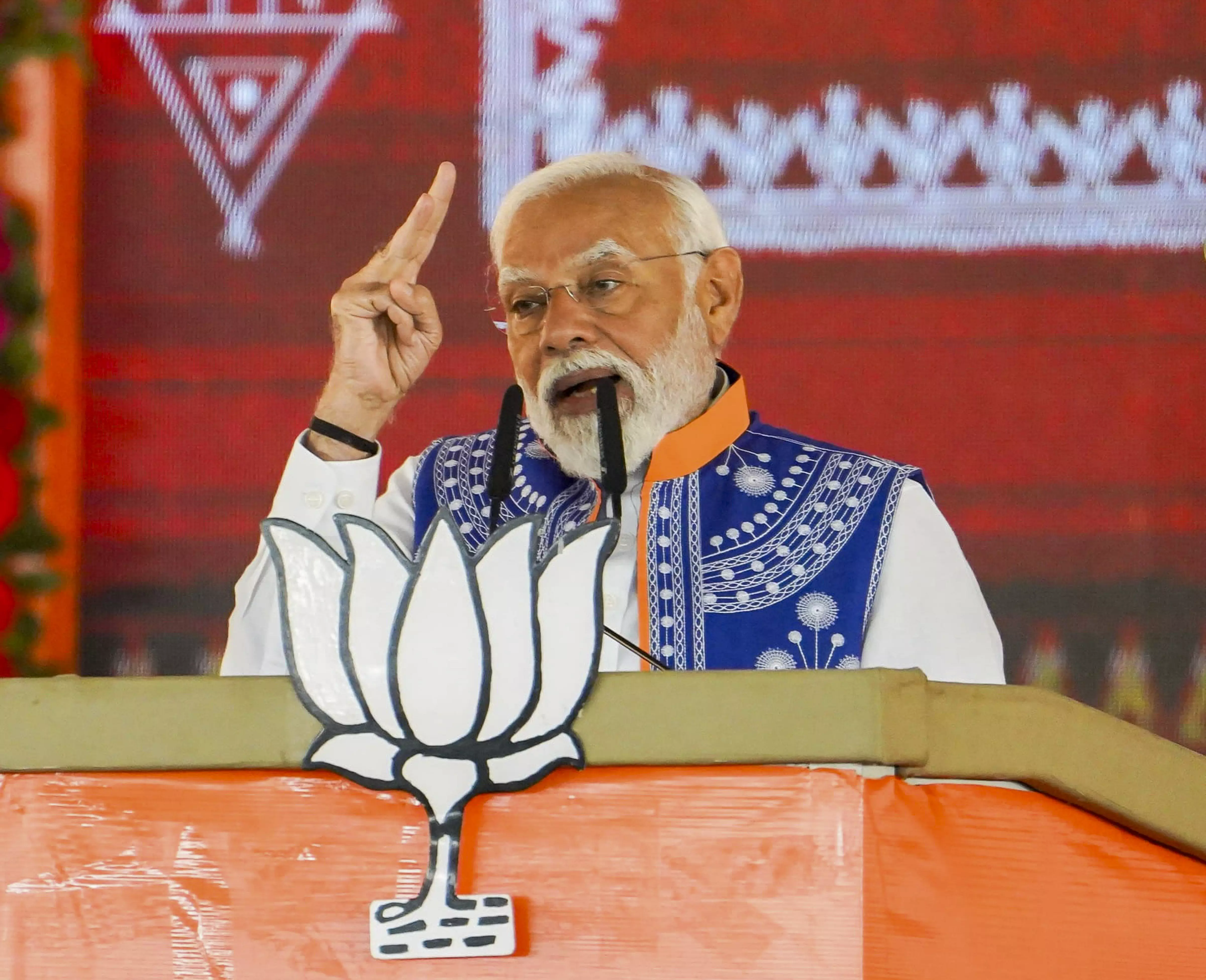 Modi Says Congress Motto is “Loot and Divide”