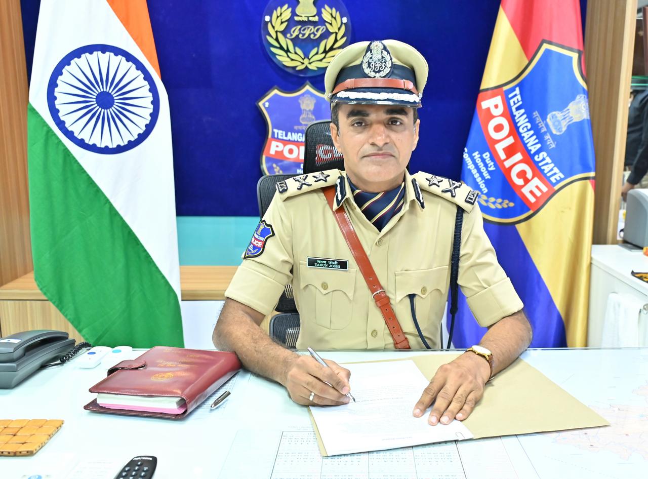 Rachakonda police chief inspects Bibinagar PS