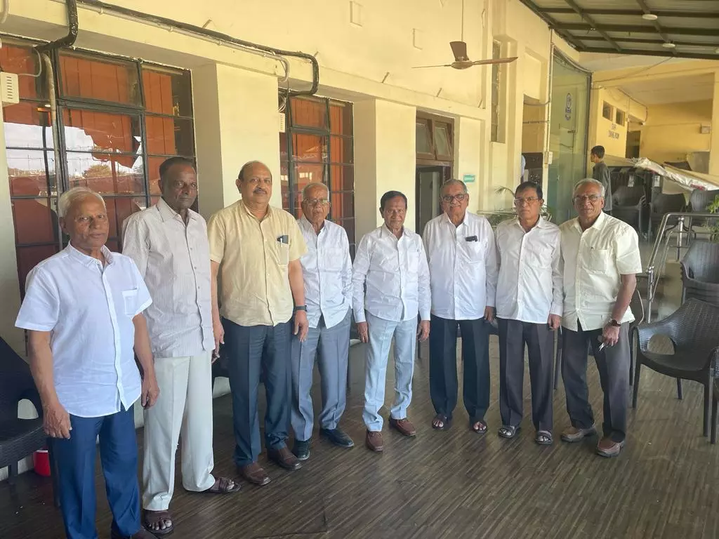 VV Boys High School 1960 Batch Reunites After 64 Years