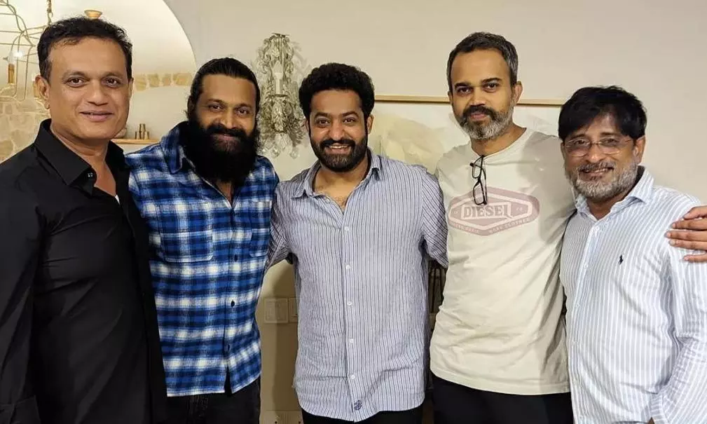 Jr NTR Rubs Shoulders with Kannada Giants