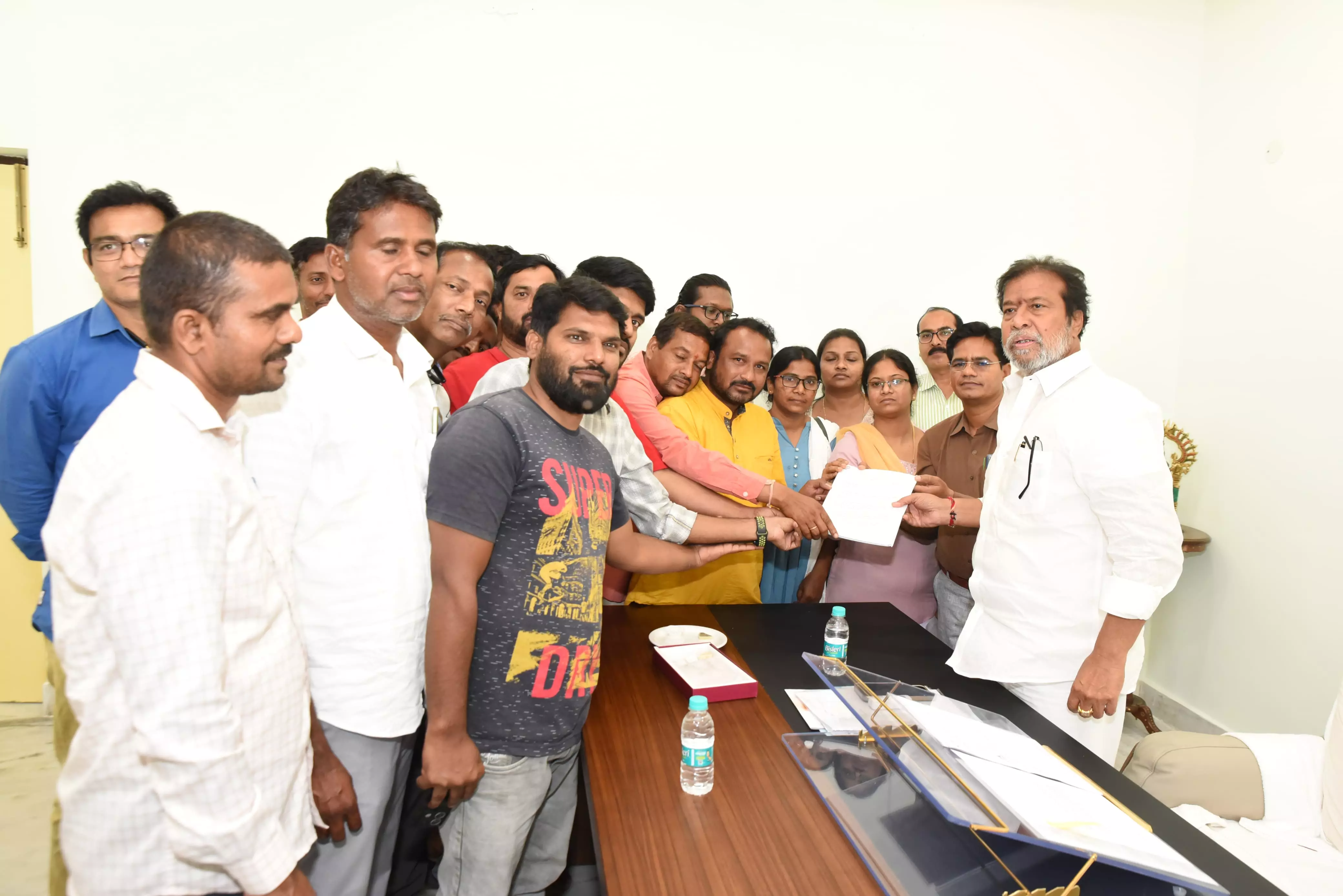 Rajanarsimha Assures To Resolve Problems of GO No. 317 Victims