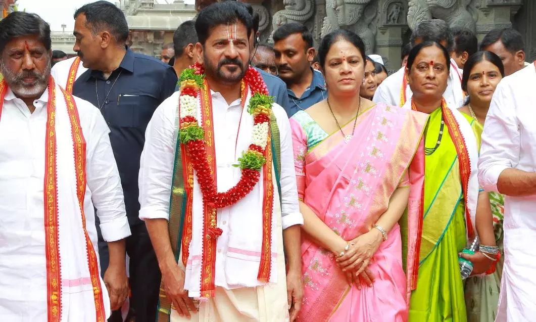 CM Revanth Reddy offers prayers at Yadadri