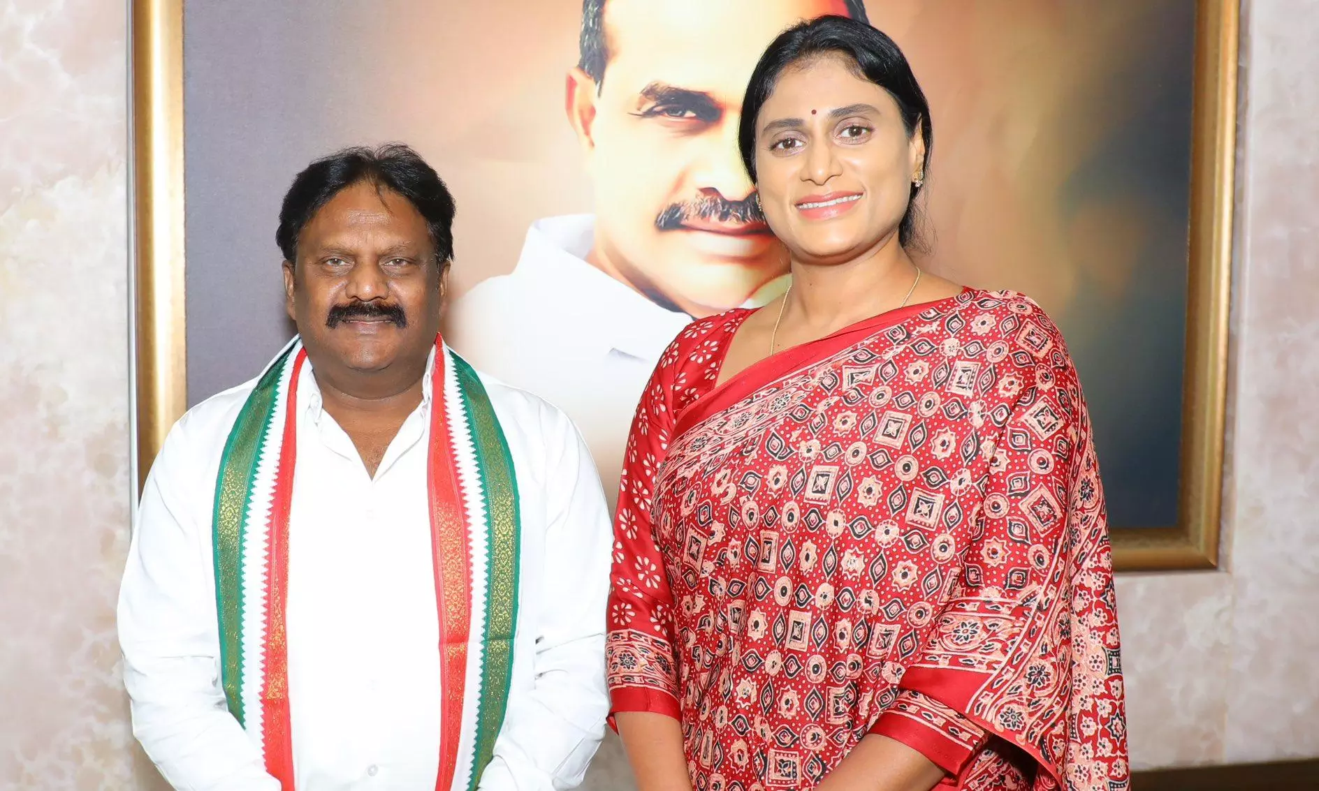 YSRC Rebel MLA Vunnamatla Rakada Joins Congress