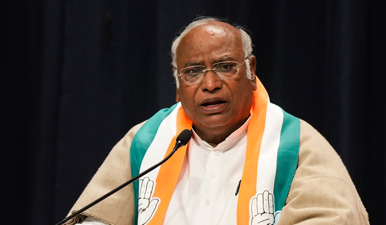 Kharge counters 'batenge, katenge' slogan