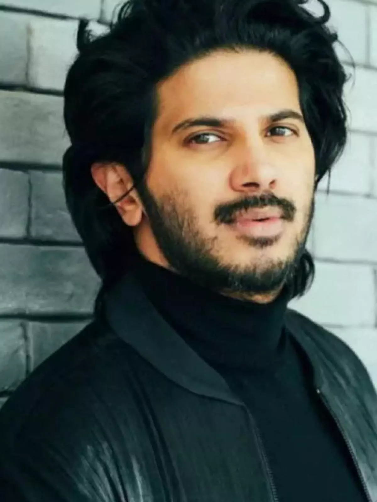 Dulquer too Busy to Allot Dates for Telugu Movies?