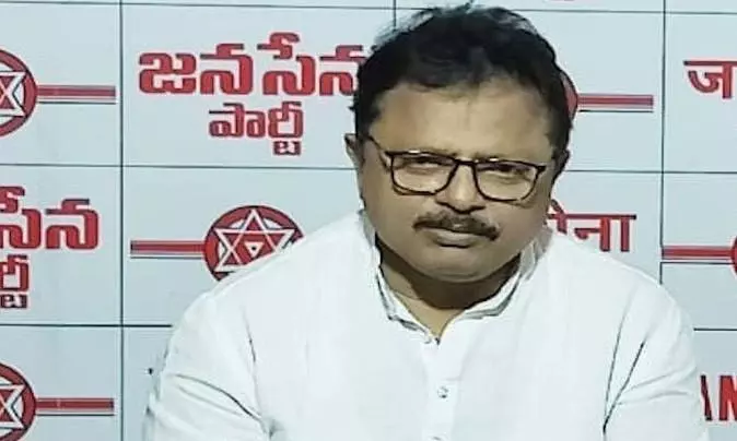 Potina Mahesh Targets Pawan Kalyan for YSRC Ticket: JS