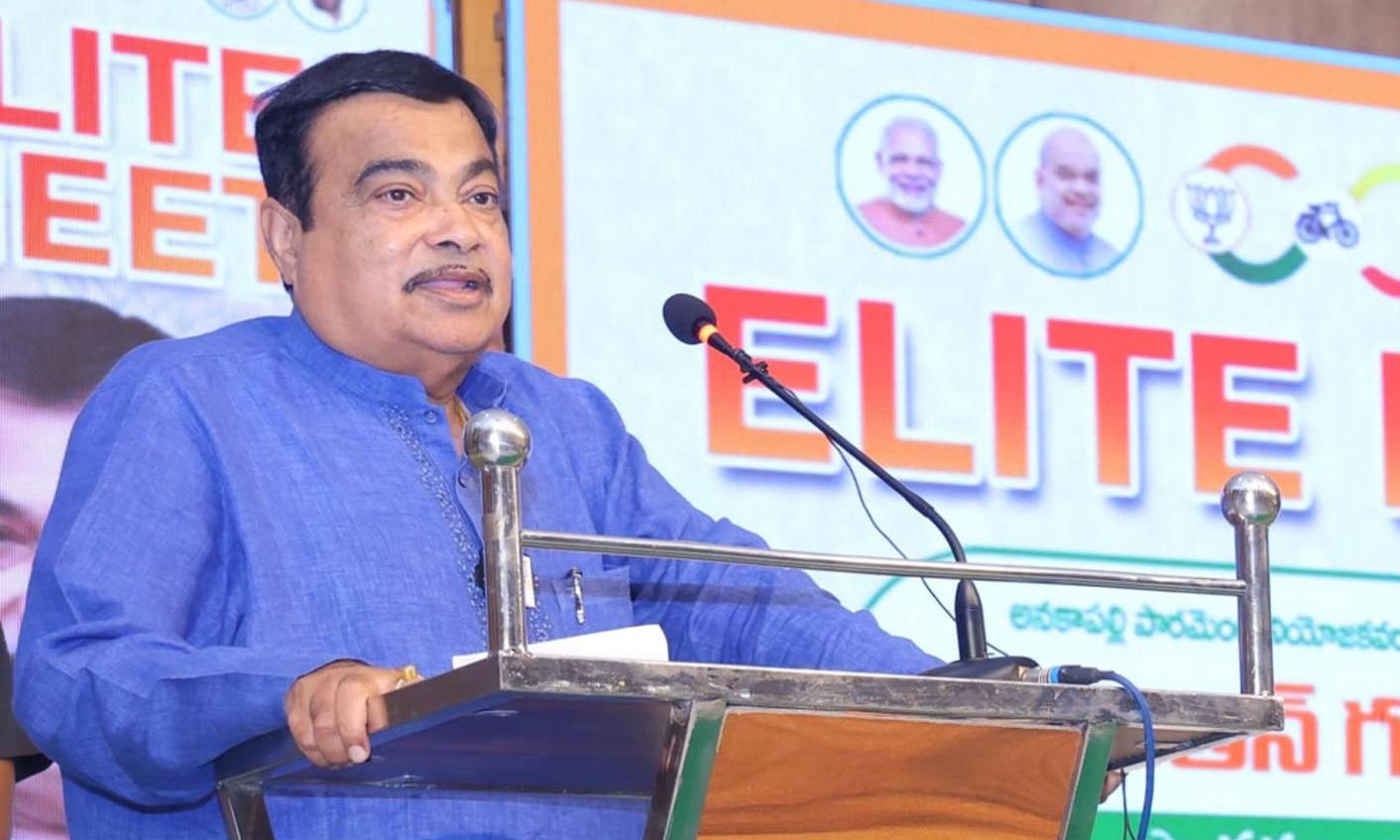 60% of road accident deaths in 18-34 age group: Gadkari