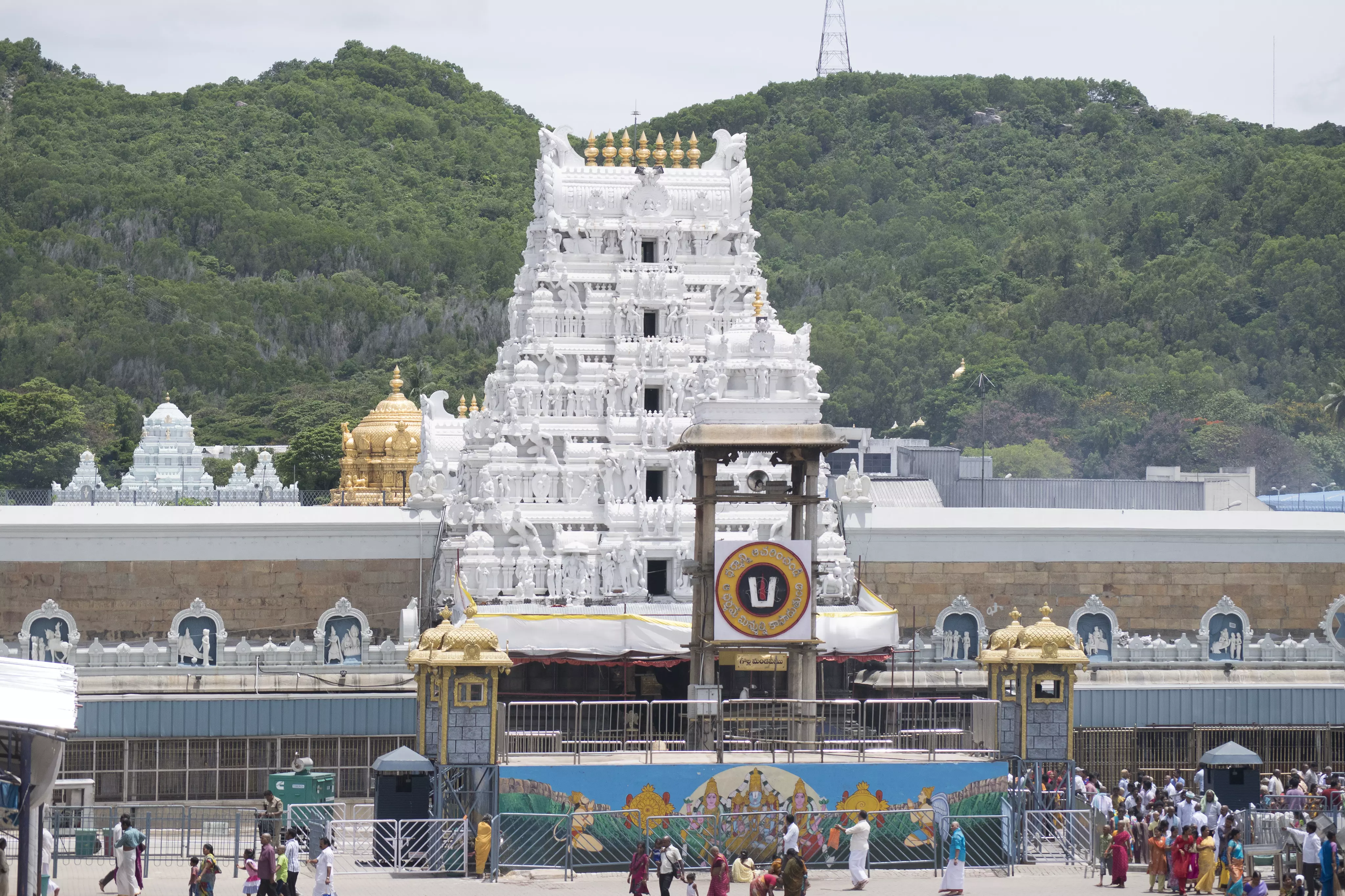 Tirumala hawkers protest as TTD turns strict on licences