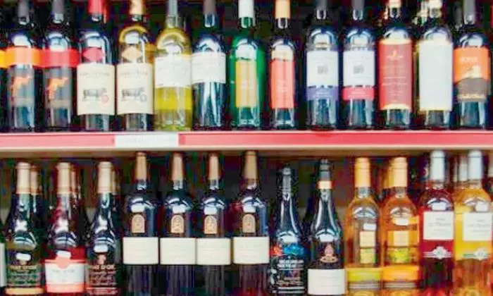 Adoni Police Seize Karnataka Liquor