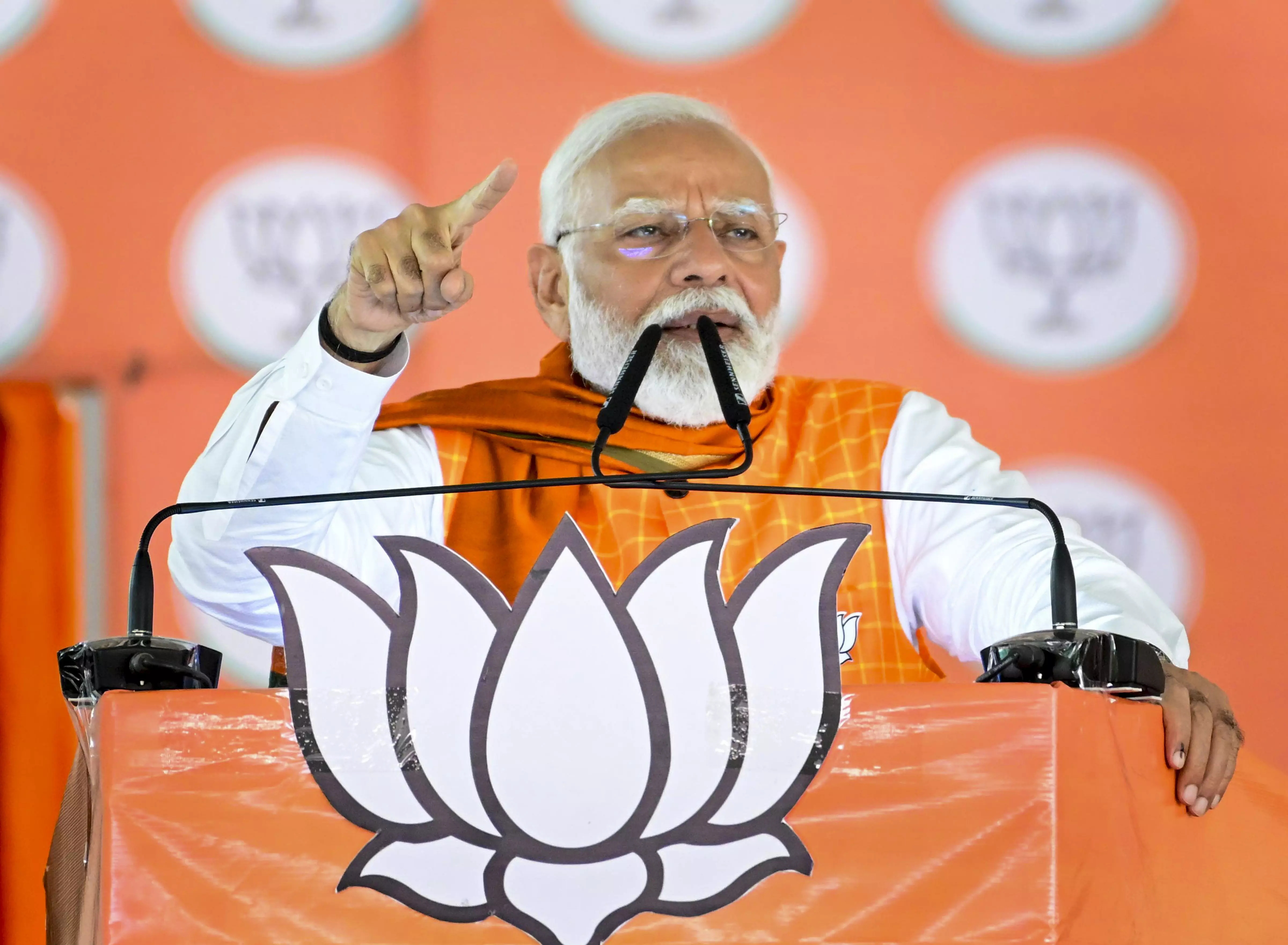 Modi Urges Voters to Choose Between Vote Jihad and Ram Rajya in Election Rallies