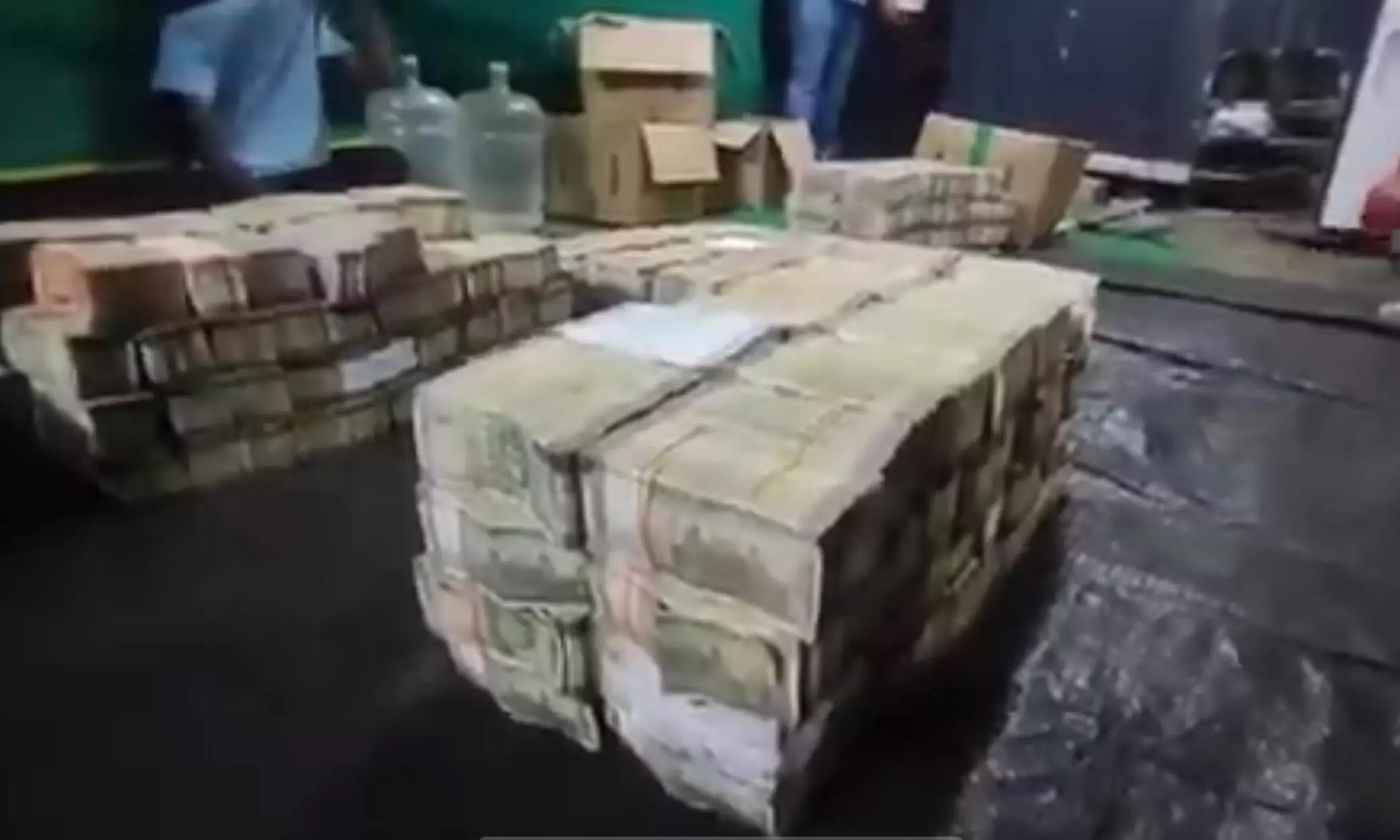 Rs 8 crore unaccounted cash seized in Andhra Pradesh