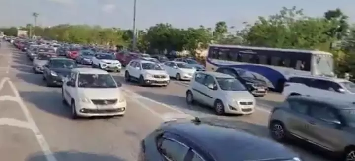 Elections: Toll plazas on Hyderabad-Vijayawada highway witness massive traffic snarls