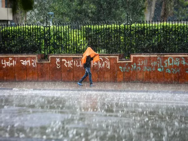 IMD predicts rain, thunderstorms across India