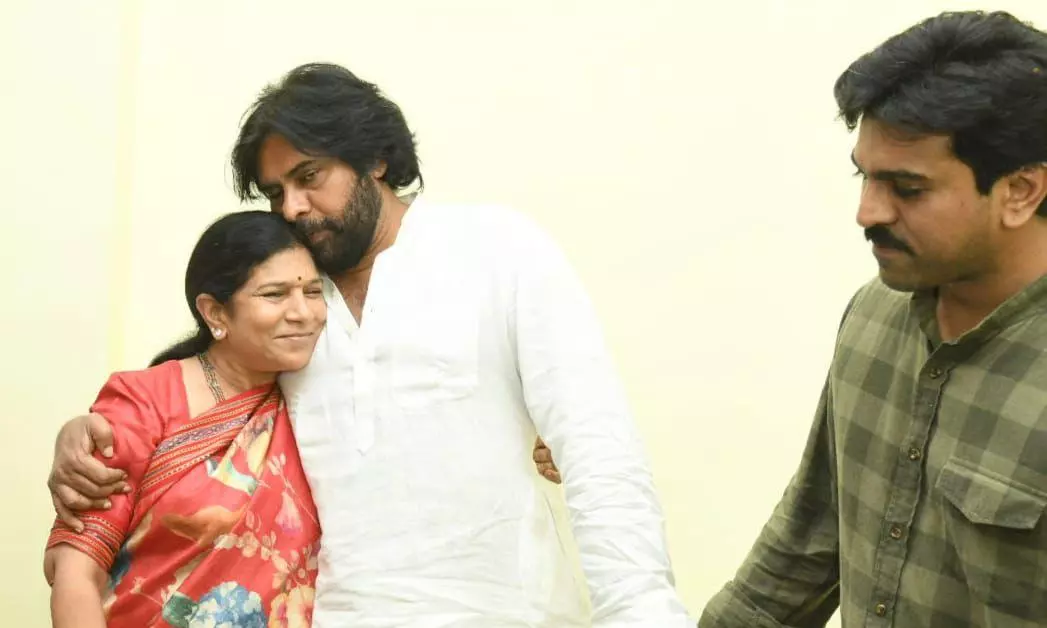 Ram Charan, Surekha Chiranjeevi Meet Pawan Kalyan in Pithapuram