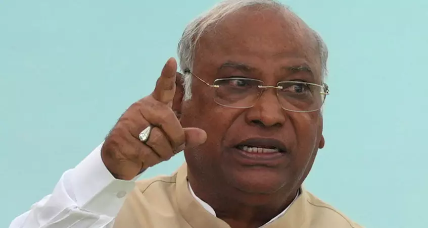 Kharge slams Modi for luring Thackeray, Pawar into NDA