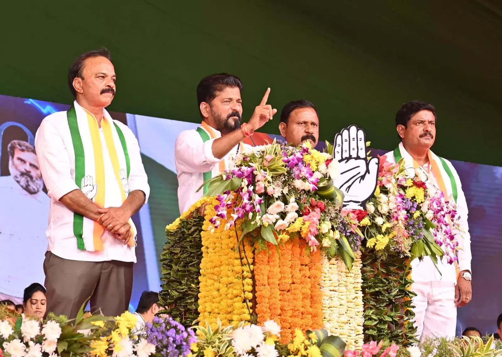 Upbeat Congress Hopes to Bag 12-14 Seats As Telangana Goes to Polls Tomorrow