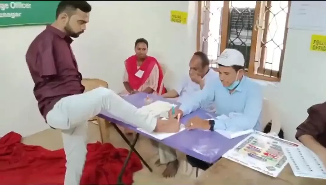 Telangana: Man With No Hands Uses Foot To Vote