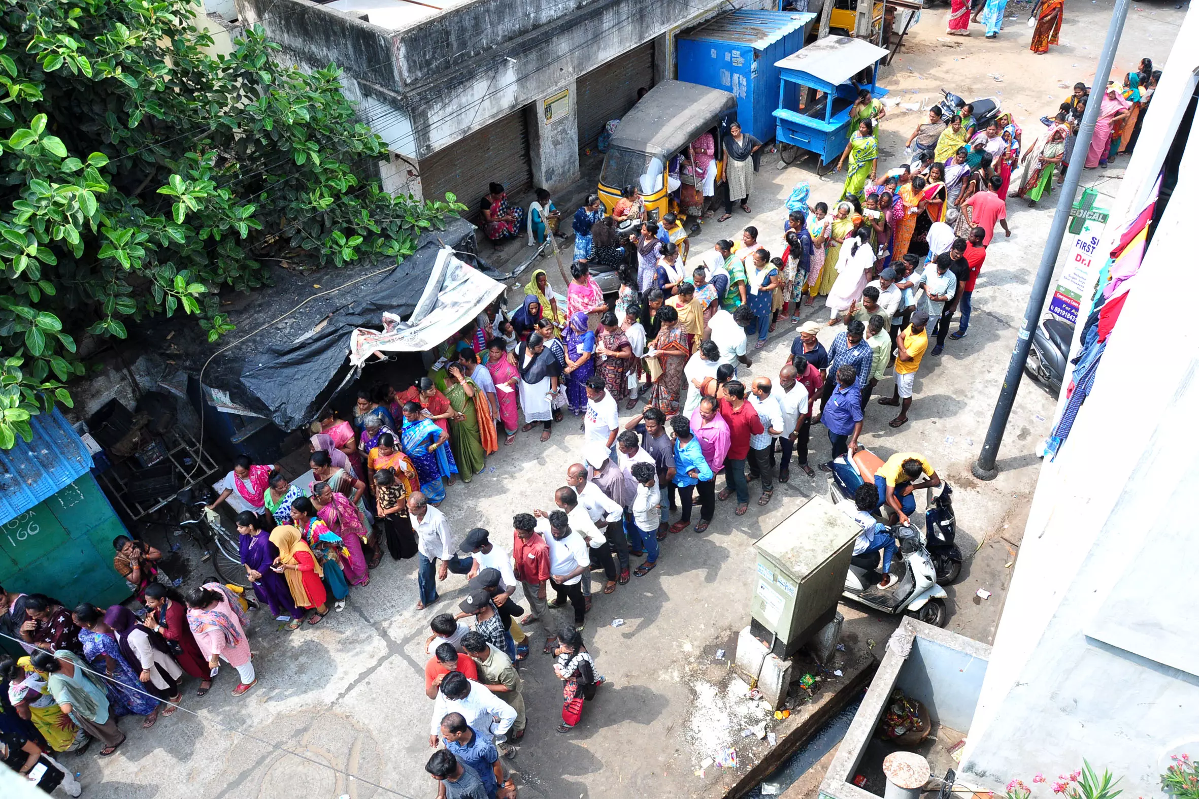 Longer Wait in Queue Upsets Voters