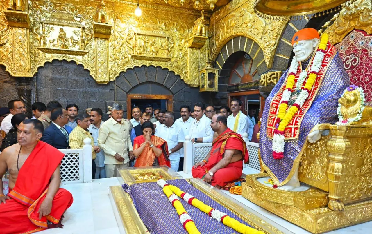 Naidu and Bhuvaneswari visit Shirdi Saibaba temple ahead of counting on June 4