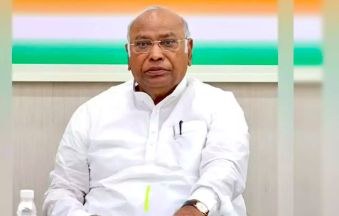BJP struggling to reach 200 seats in LS polls: Kharge