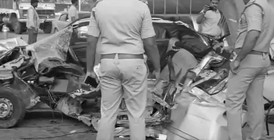 Four Killed in Lorry- Car Collission in Anantapur