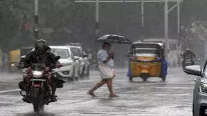 AP: Heavy rains lash Nandyal, Kurnool sees moderate showers