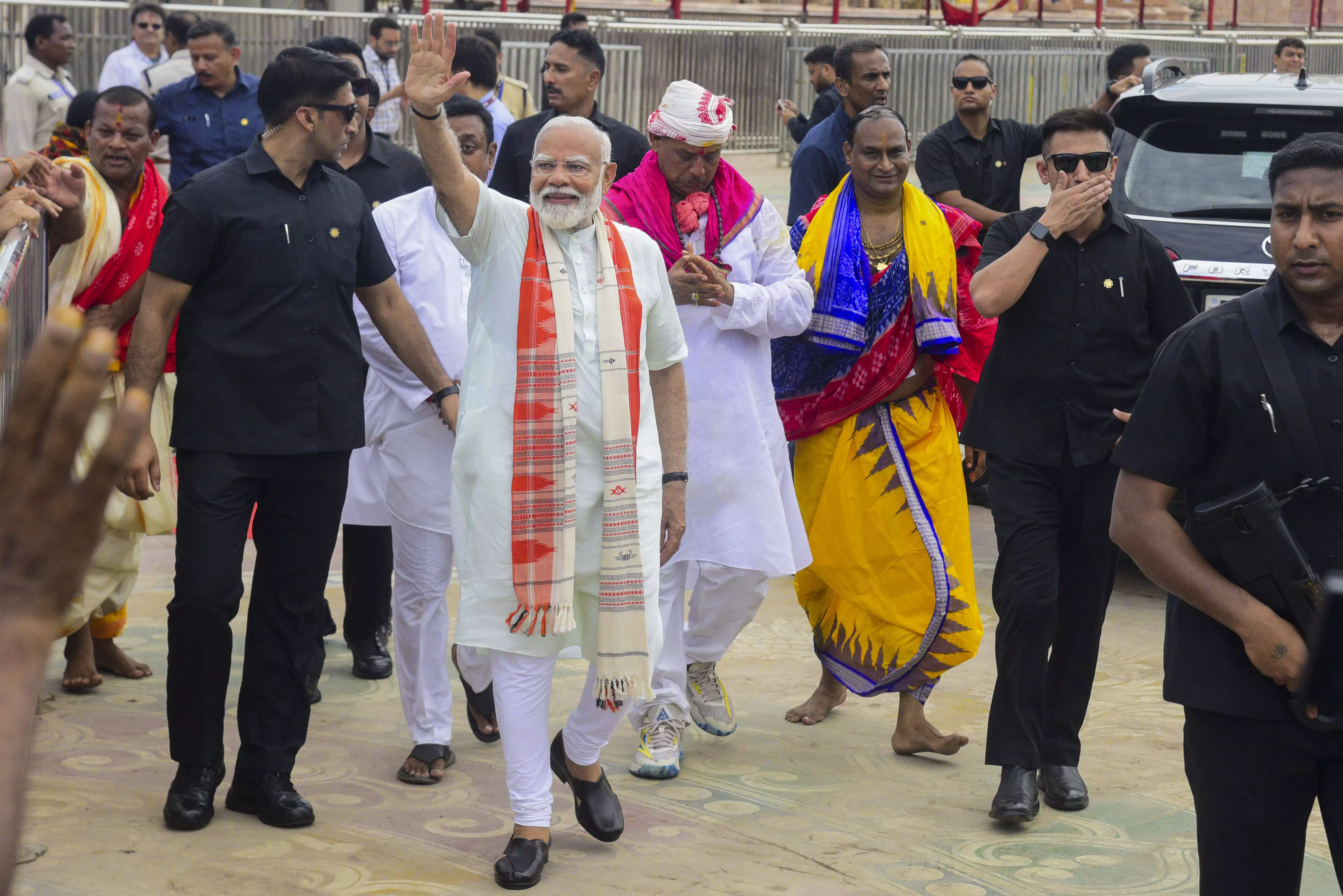 PM Modi offers prayers at Jagannath temple, holds mega roadshow in Puri