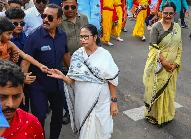 Bharat Sevashram Sangha Monk Sends Legal Notice to CM Mamata Banerjee Over Defamation Allegations