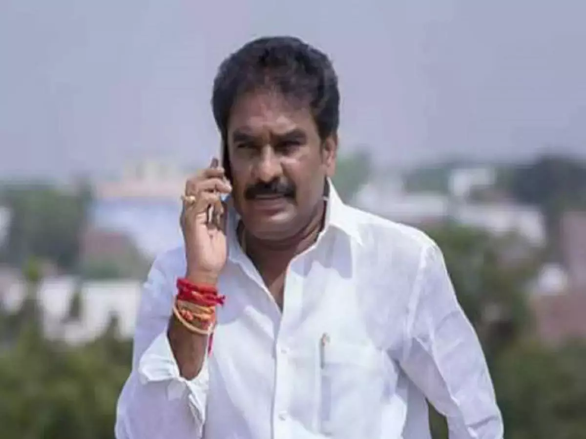 AP police intensifies search against YSRCP MLA Ramakrishna Reddy in EVM damage case