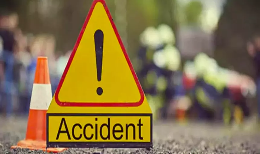 2 kid travellers killed as bus overturns near Kodumur