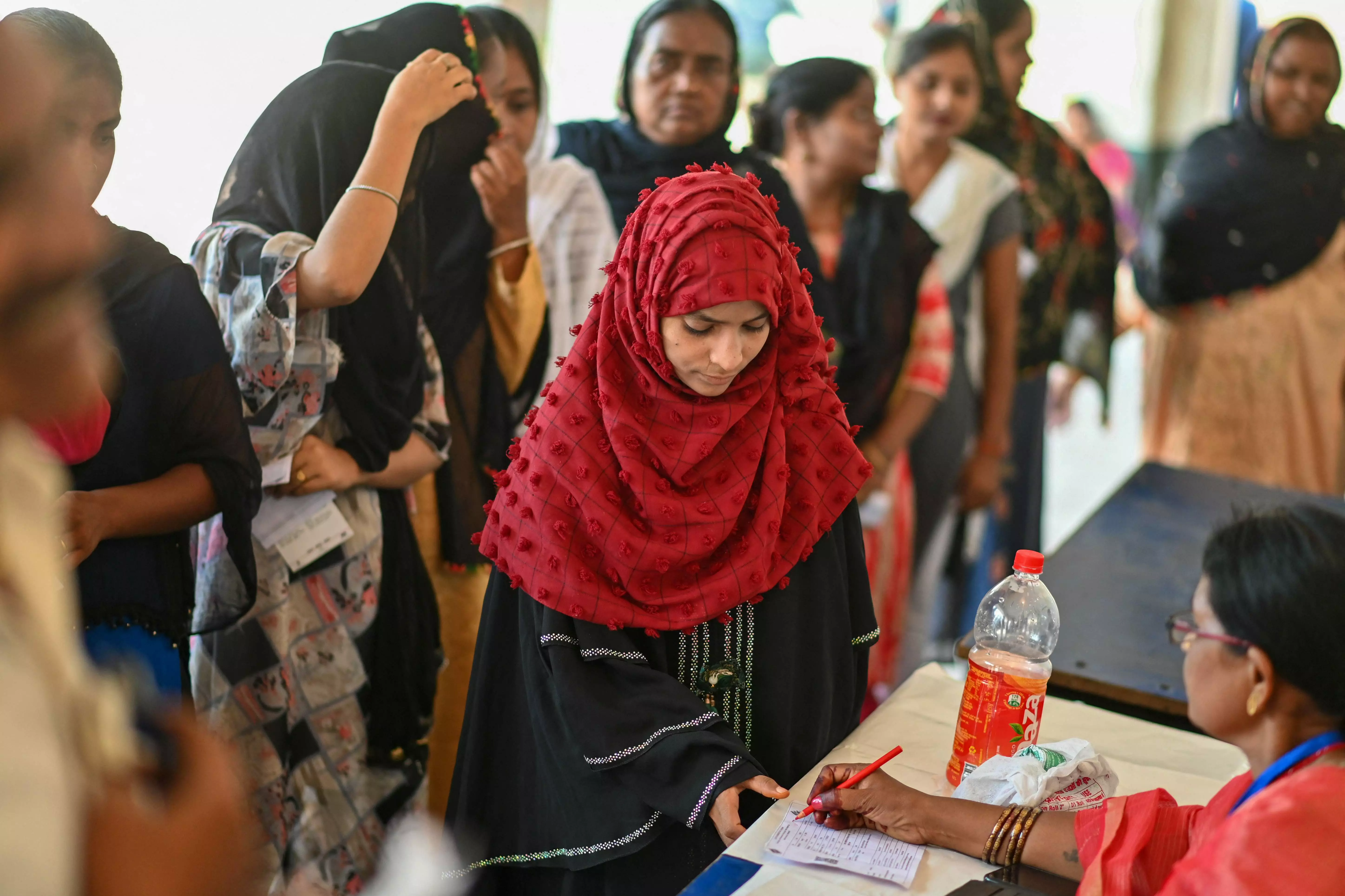 Voting underway in 58 LS constituencies, 25.76% voter turnout recorded till 11 am