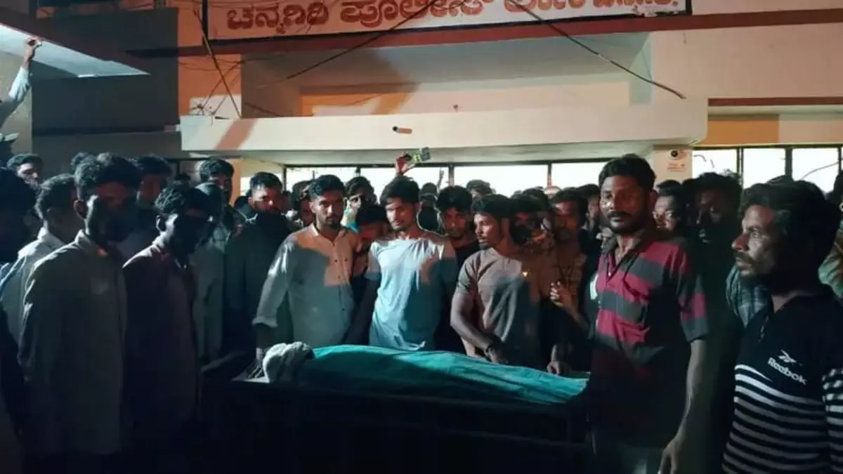 Police station vandalised over alleged custodial death in Karnataka, cops suspended