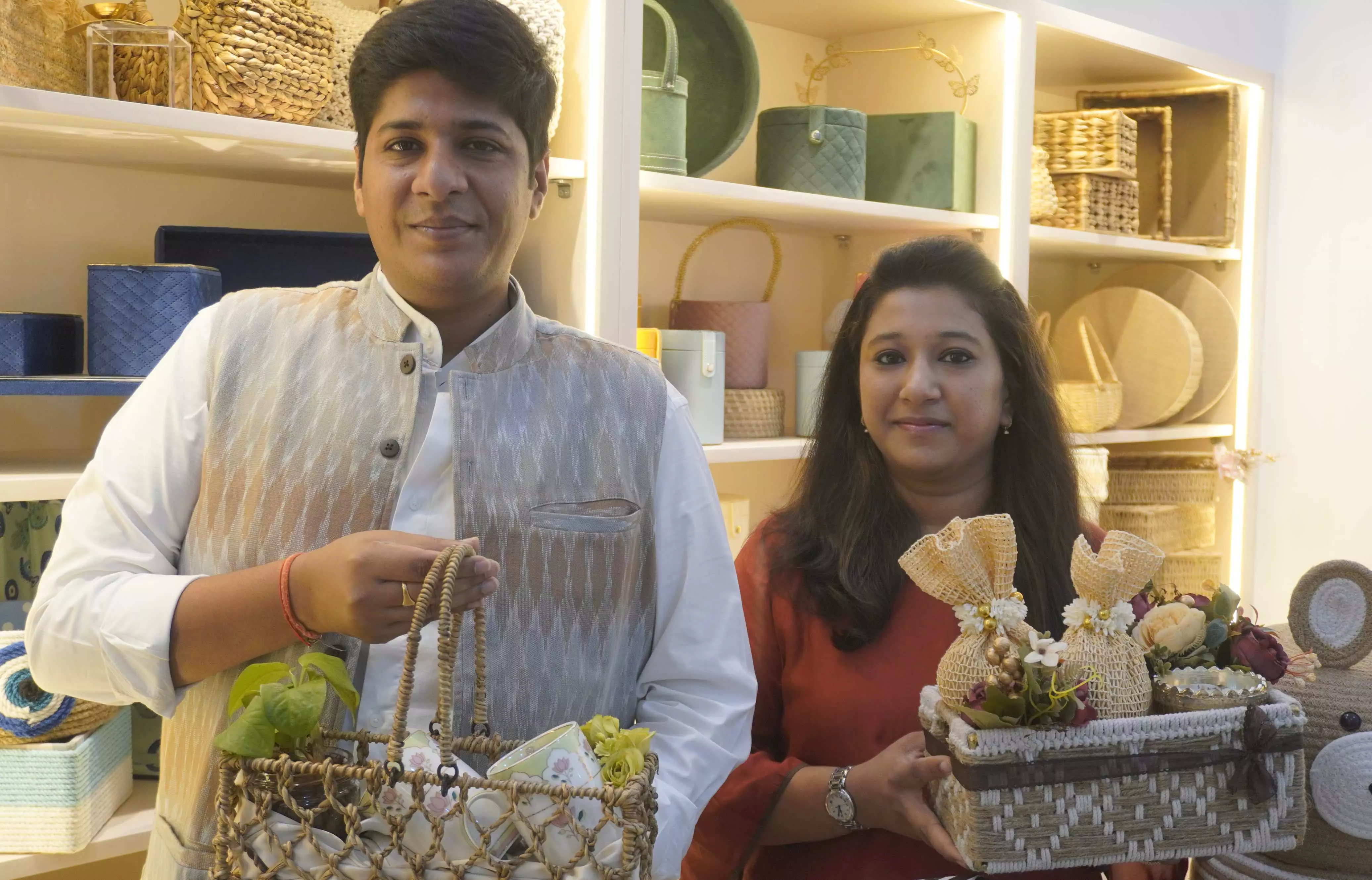 Amulyam Eyes Wedding Segment With Personalised Gifts, Tableware