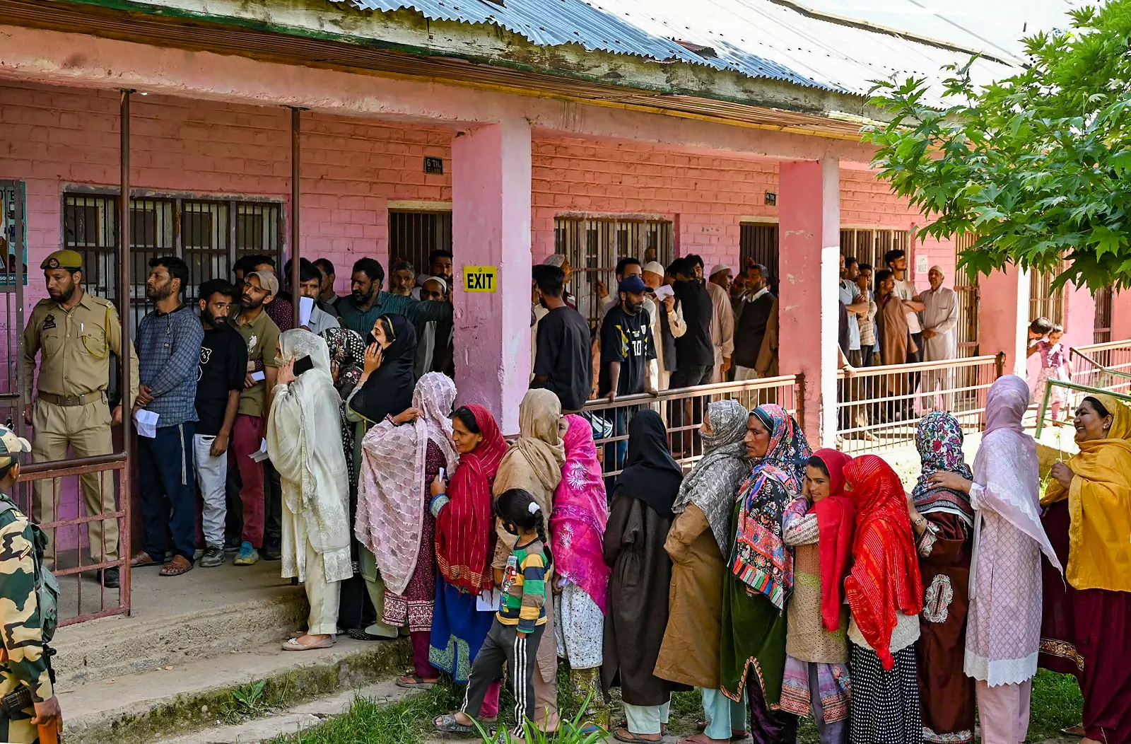 Serpentine queues in South Kashmir for voting; kin of terrorists also cast ballot