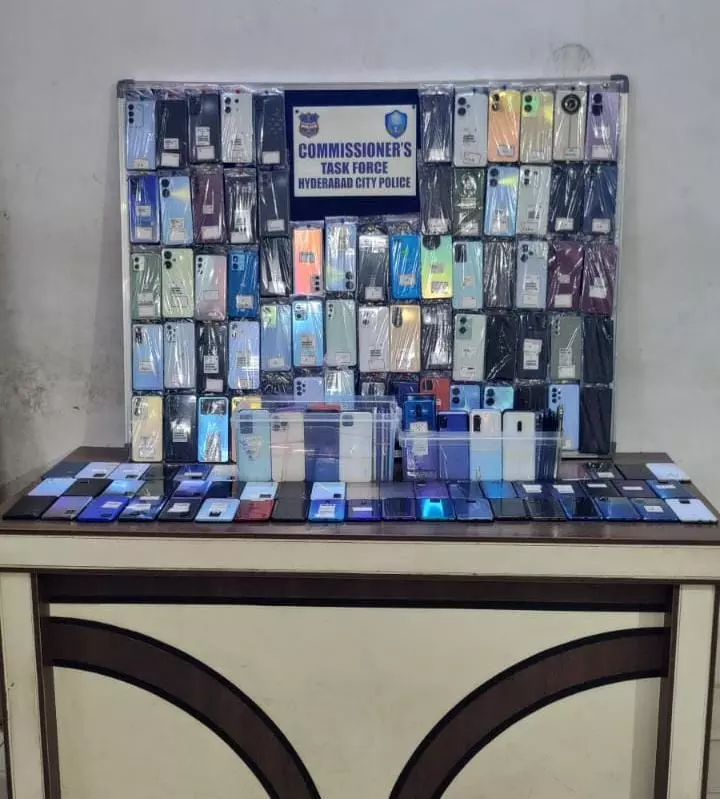 Hyderabad police bust int’l smart phones smuggling, 31 held