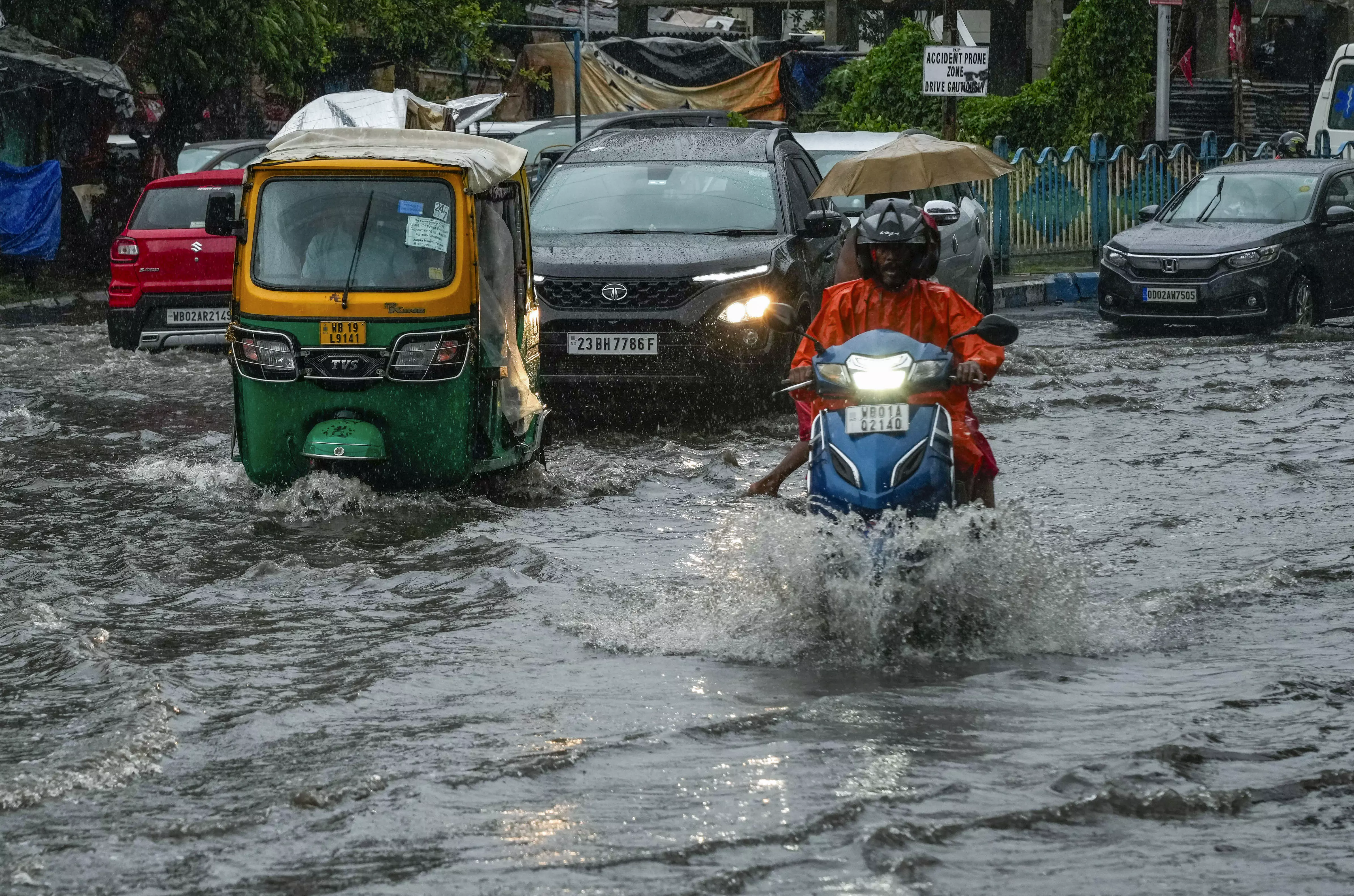 2 die as Cyclone Remal ravages parts of West Bengal