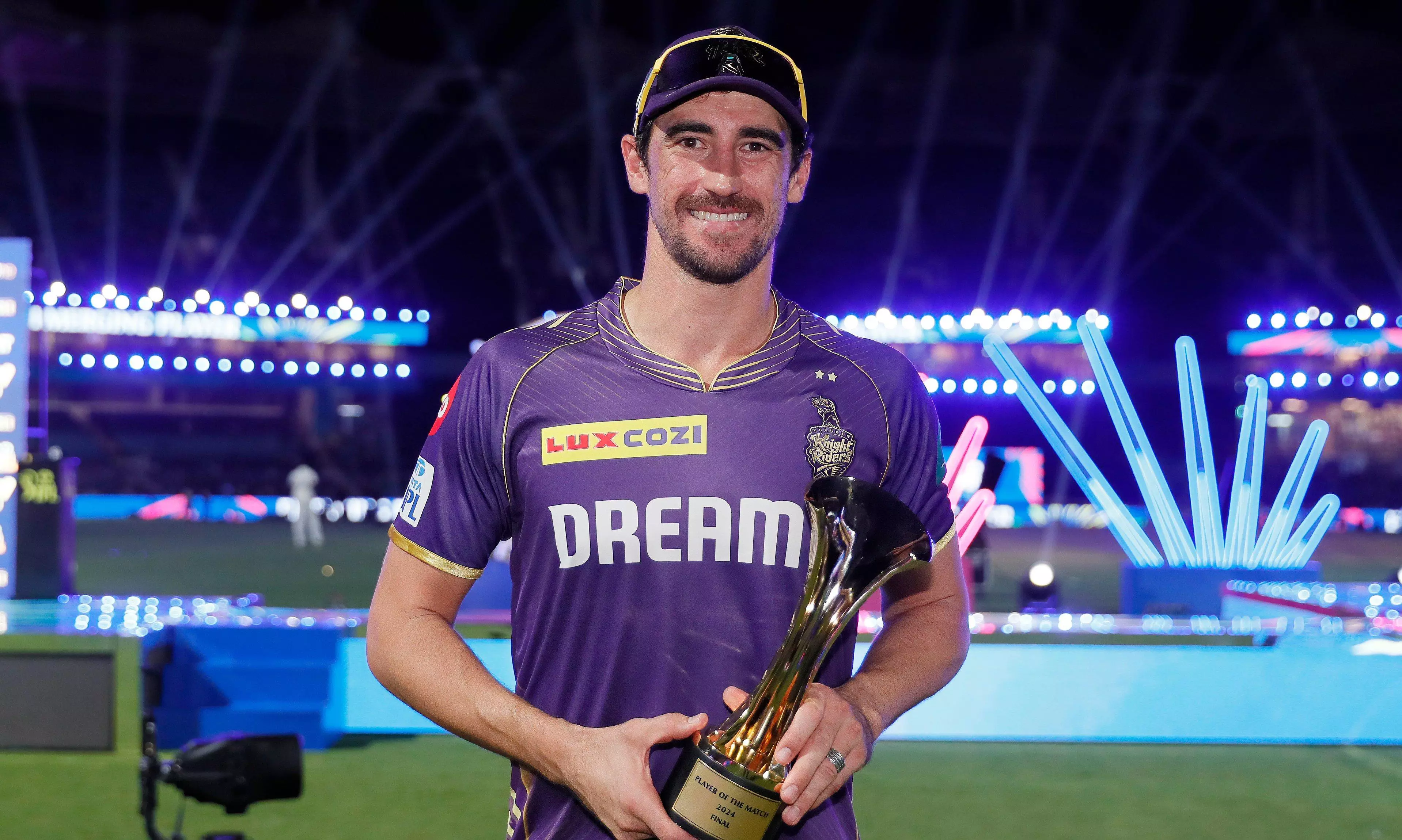 KKR replies to RRs taunt post with Starcs pic