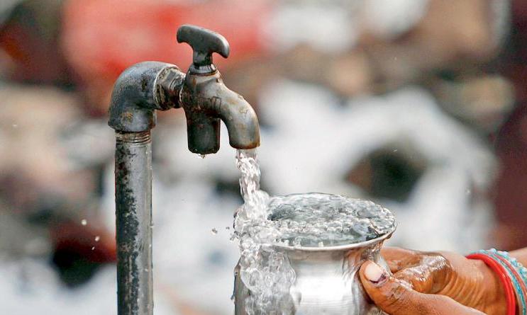 VMC Inspects Drinking Water Supply in Moghalrajpuram, Says No Water Contamination