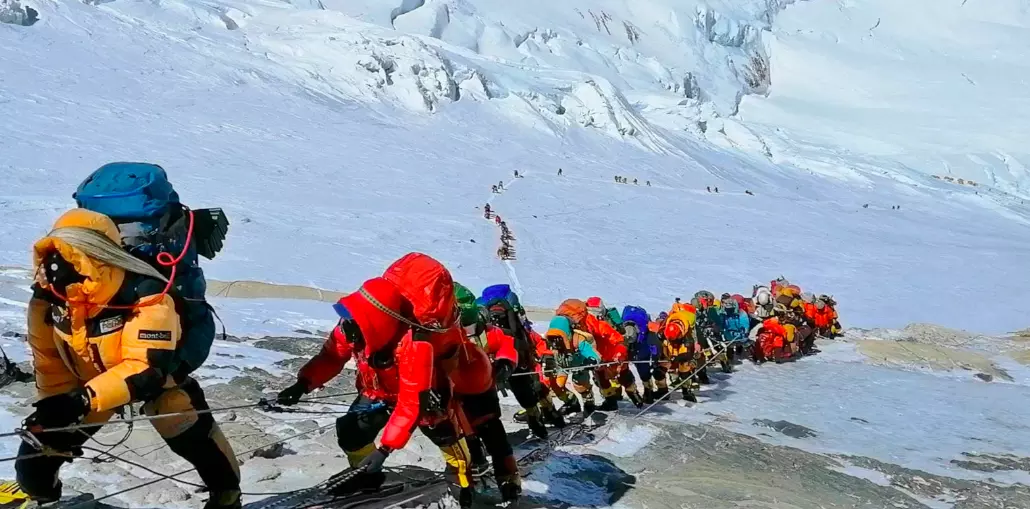 Everest Records Tumble as Season Ends With Eight Dead