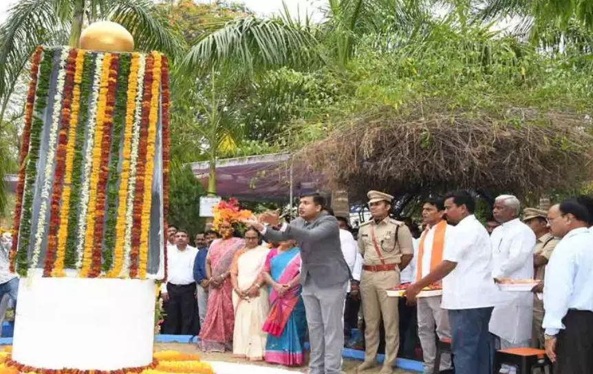 Collectors hoist national flags on 10th Telangana Formation Day