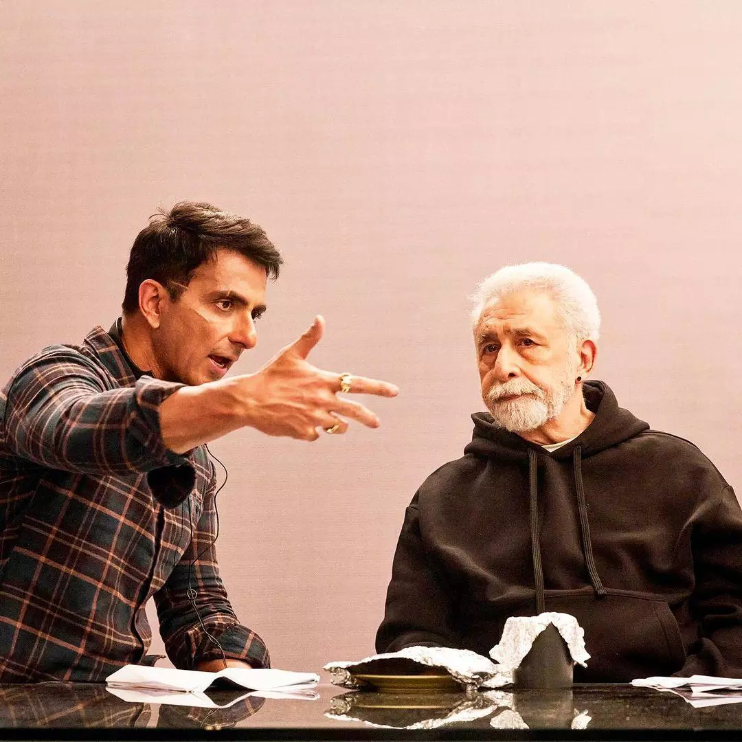 Sonu Sood shared BTS pictures with Naseeruddin Shah from the sets of Fateh