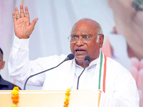 Act without fear or favour: Kharge to bureaucrats ahead of poll results