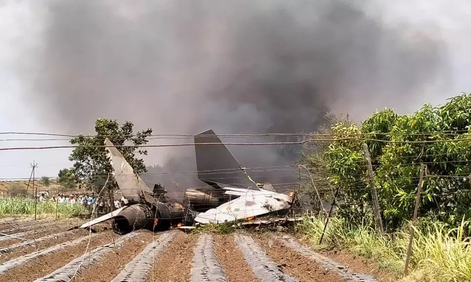 IAFs Sukhoi Fighter Crashes in Nashik; Pilot, Co-Pilot Eject Safely