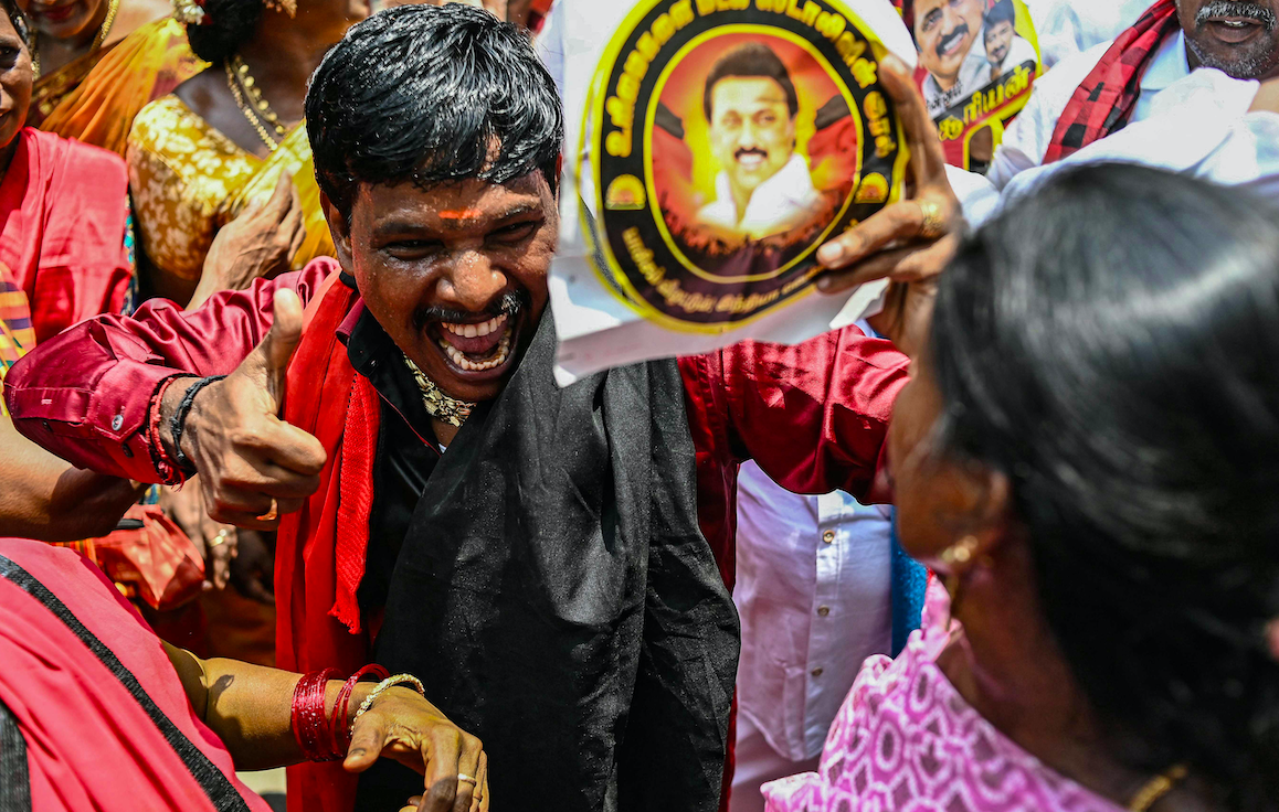 DMK cadre breaks into celebrations