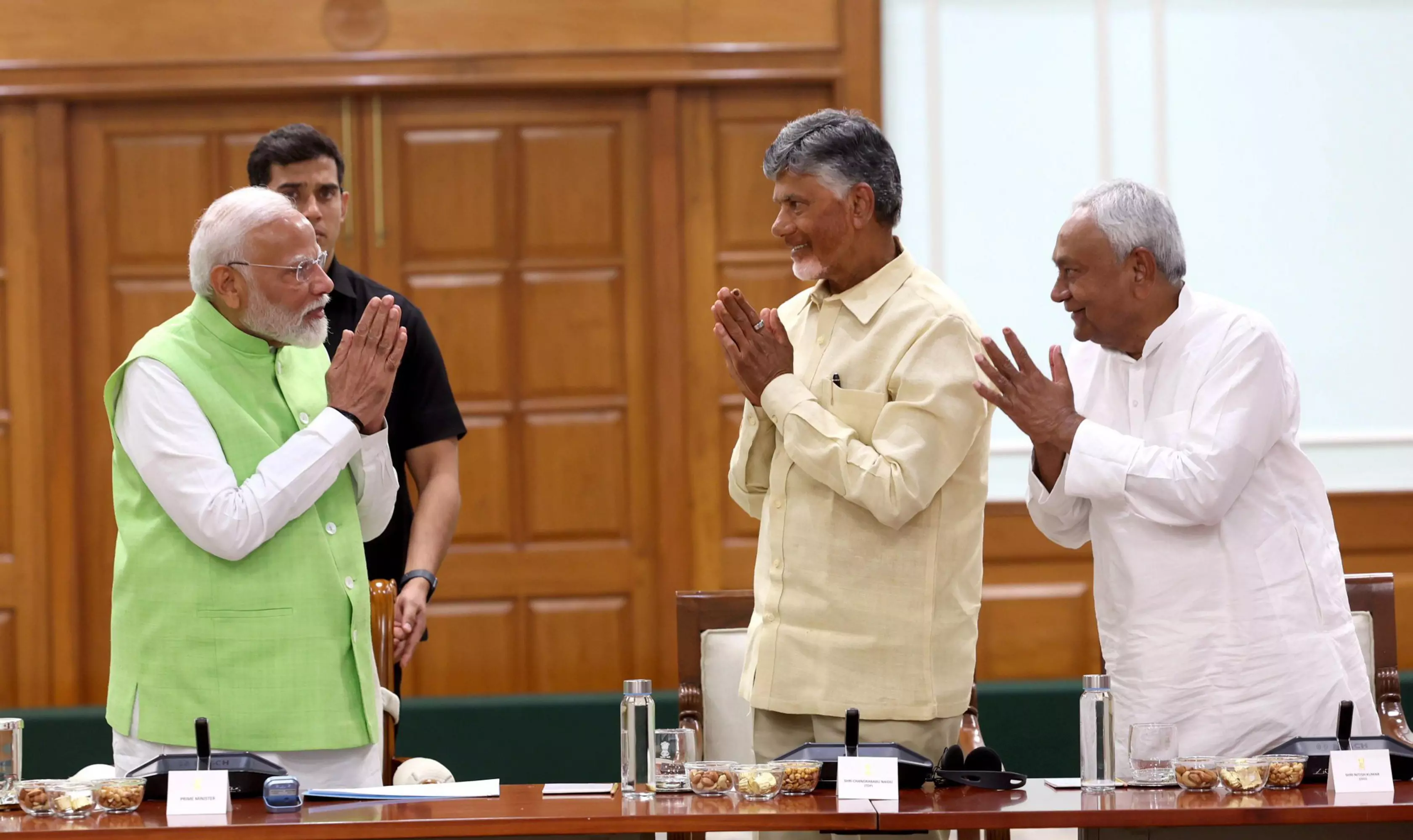 Modi to Take Oath on Saturday; TD, JD-U Seek Plum Posts