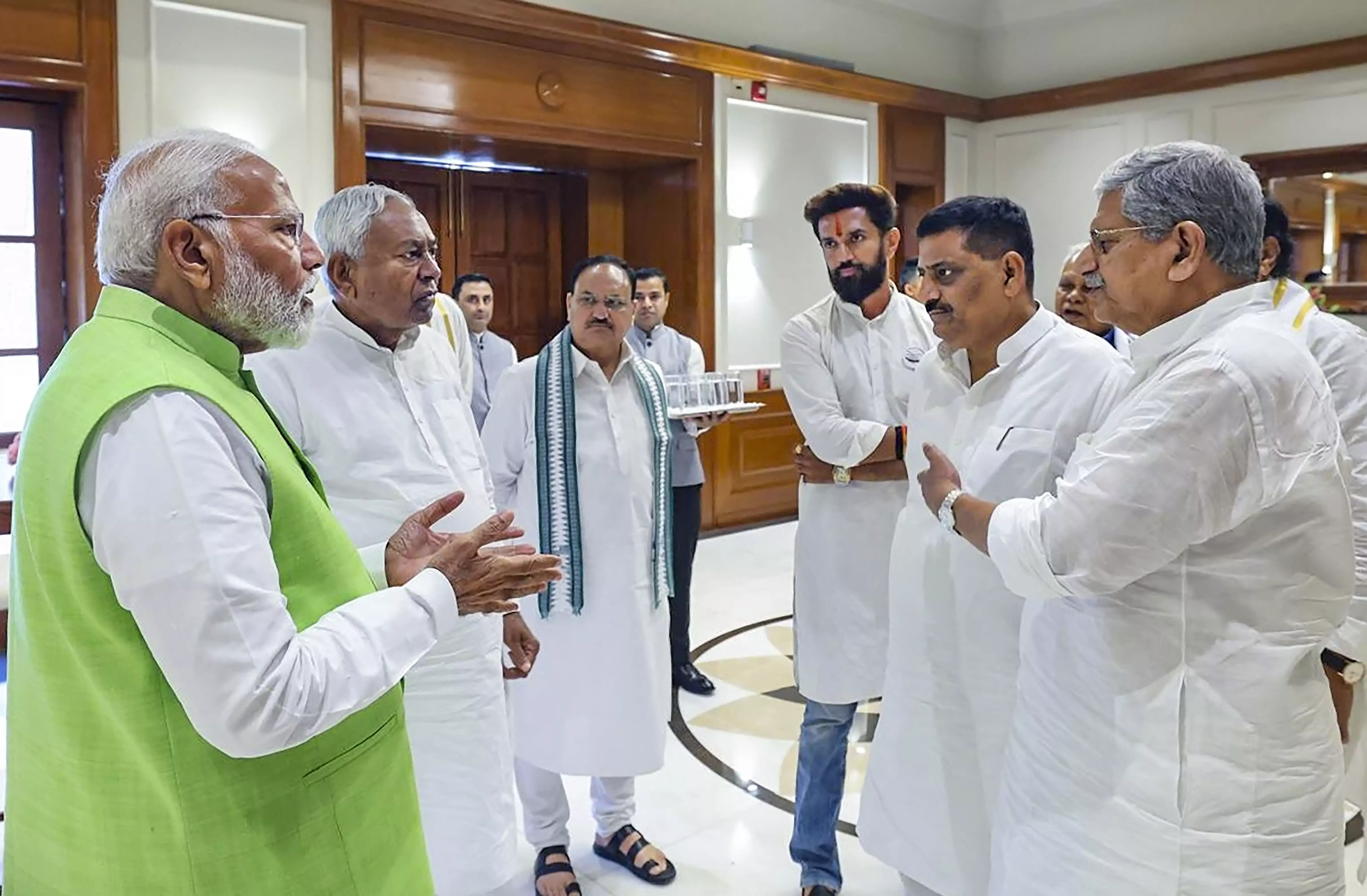 Will face challenges head on, Modi tells ex-Cabinet members