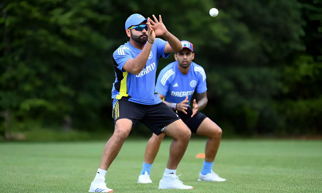 T20 World Cup: Rohit Sharma injured during practice session!